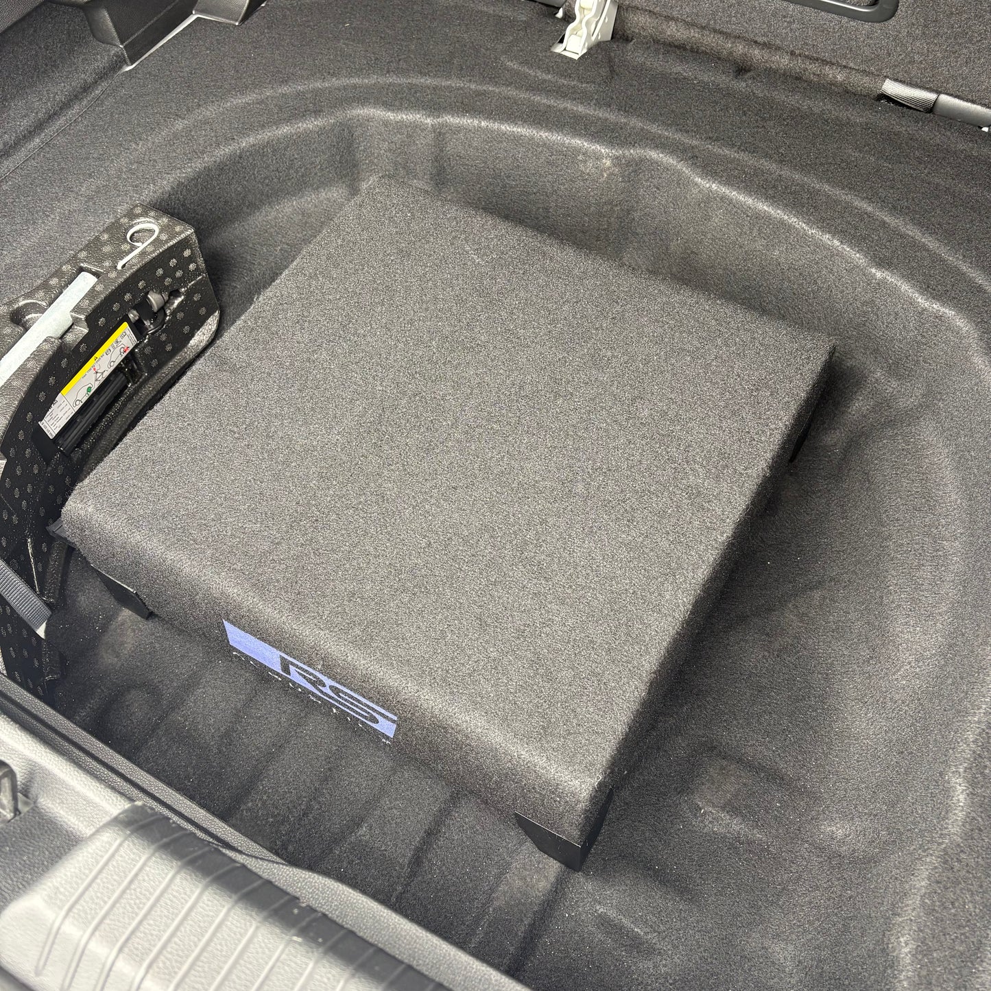 SUBWOOFER GR8+ - MK8/MK8.5 Golf R/GTI