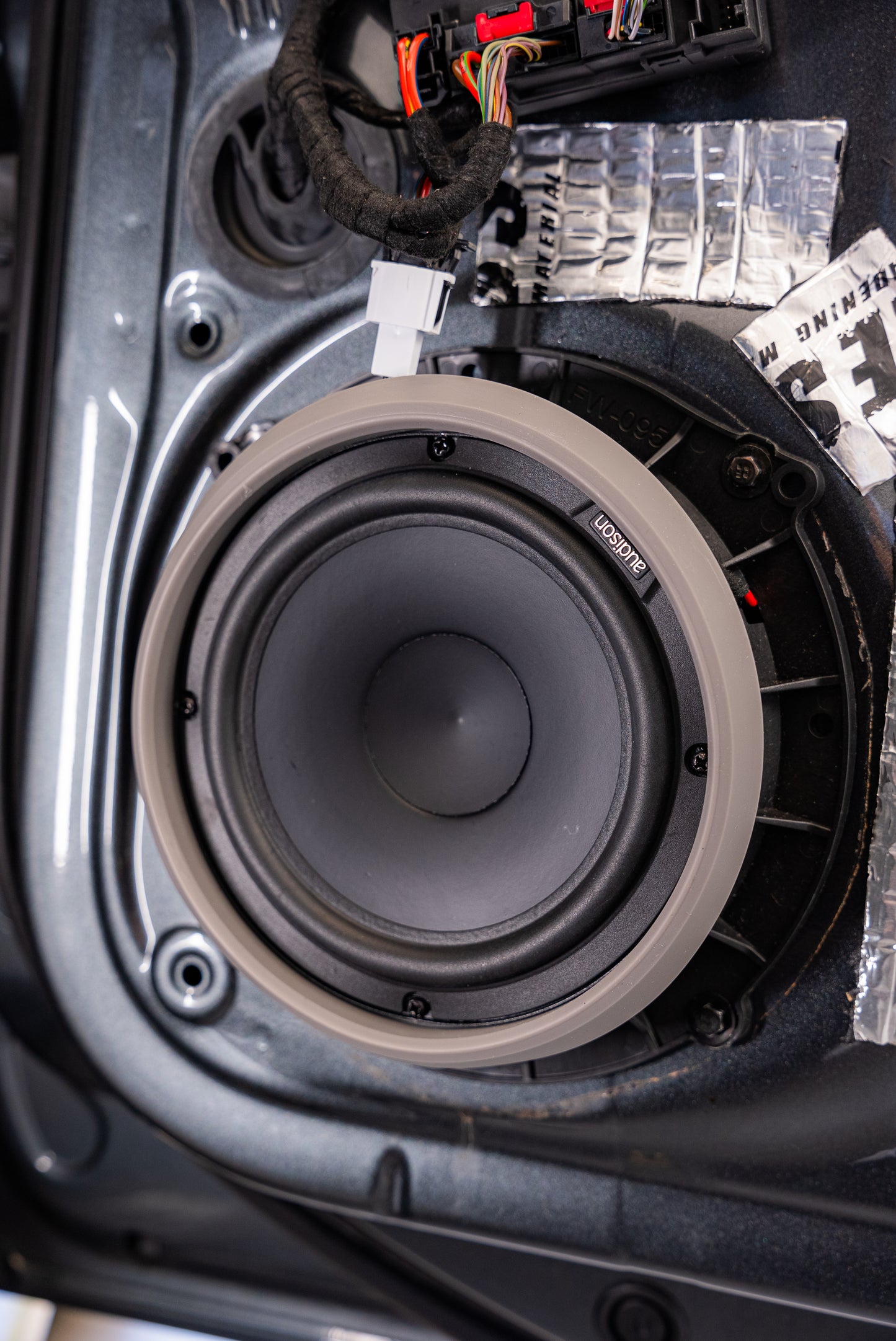 Audi B8 B8.5 B9 bass speaker upgrade Bang&Olufsen A4 S4 A5 S5 RS5 Q5 SQ5