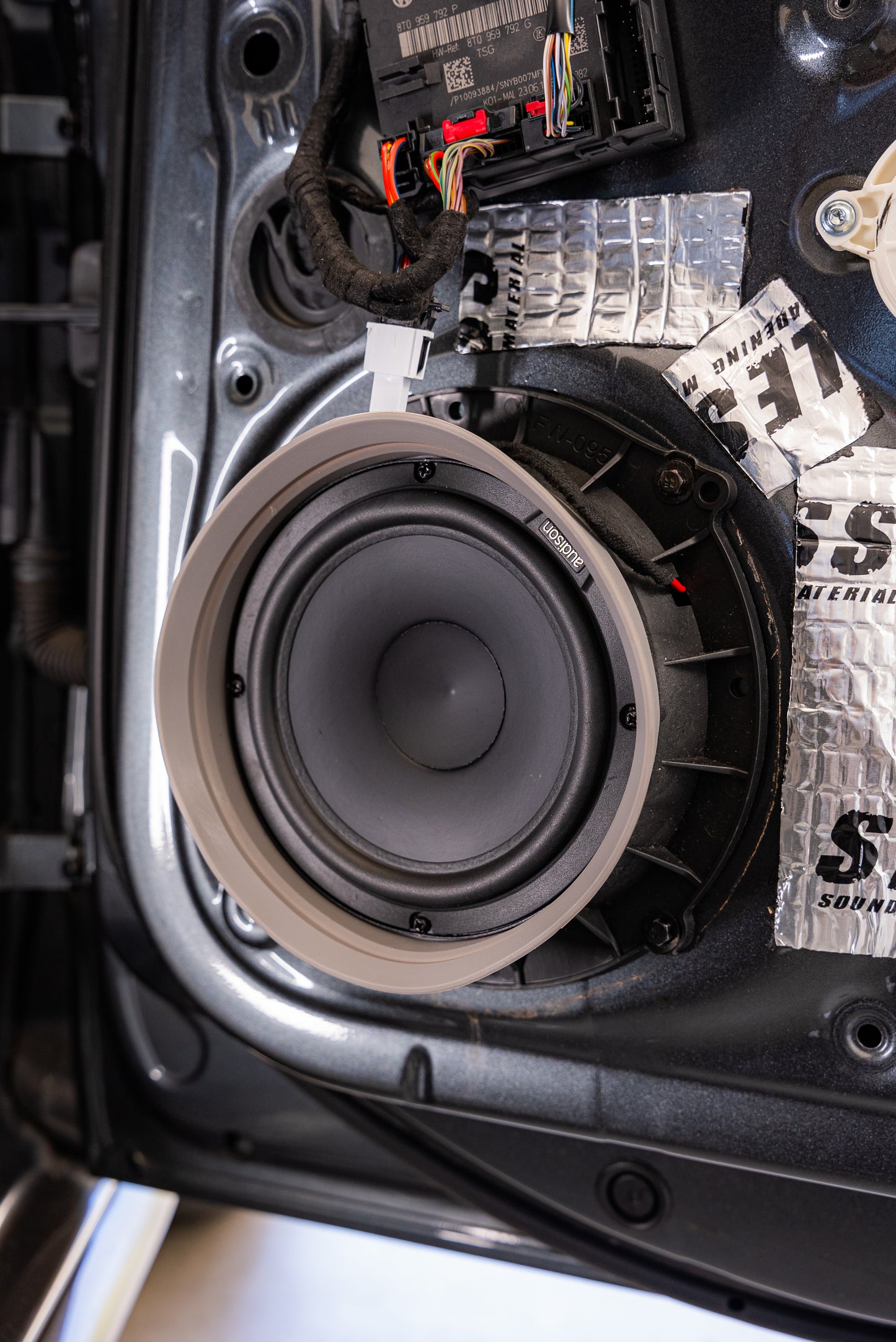 Audi B8 B8.5 B9 bass speaker upgrade Bang&Olufsen A4 S4 A5 S5 RS5 Q5 SQ5